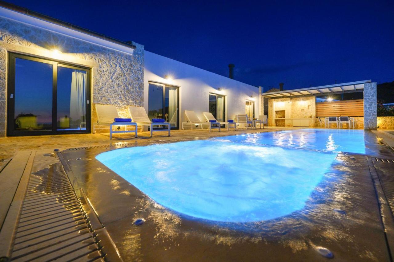 Villa Lithari Luxury