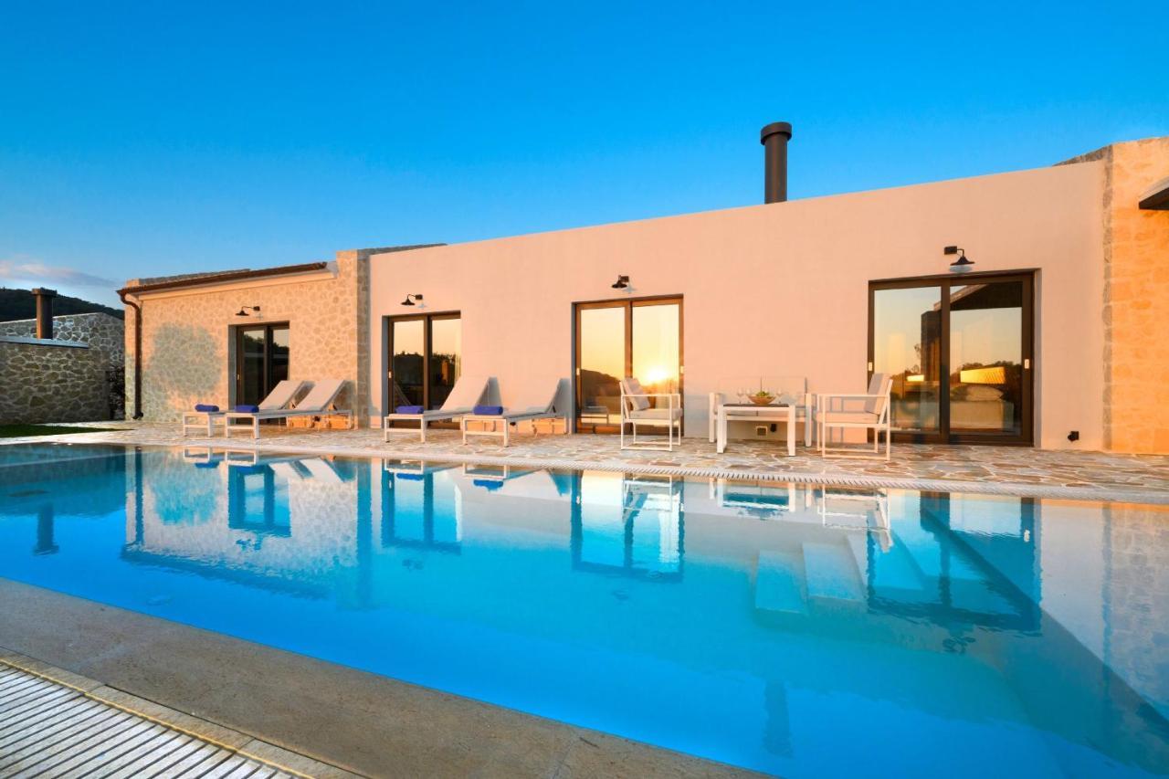 Lithari Luxury Villa *